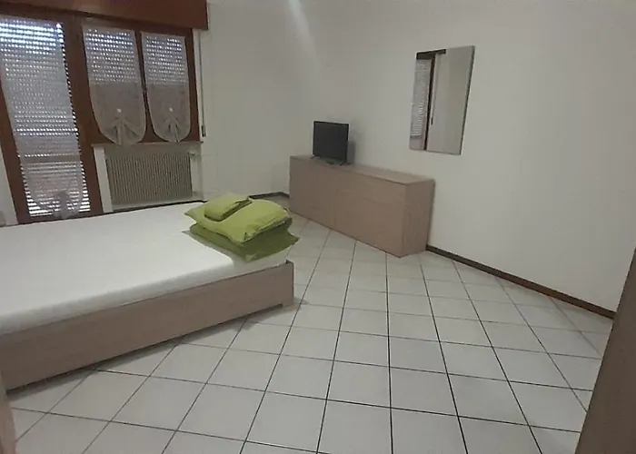 Udine Charme 5-6 Posti Letto Διαμέρισμα *